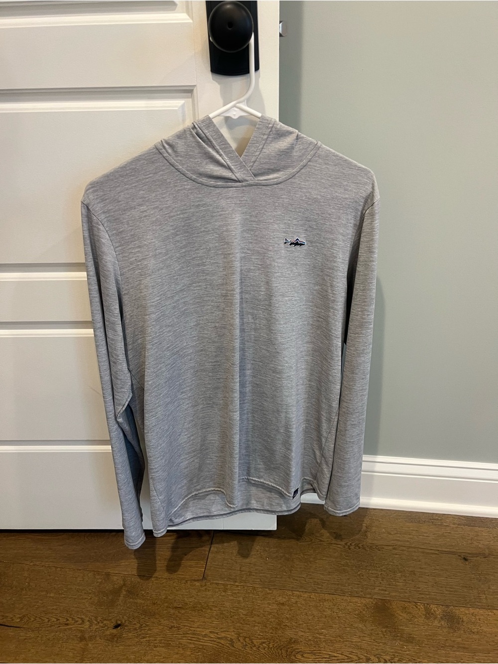 Men’s Patagonia Light Gray Hooded Long Sleeve Pullover-Size Small